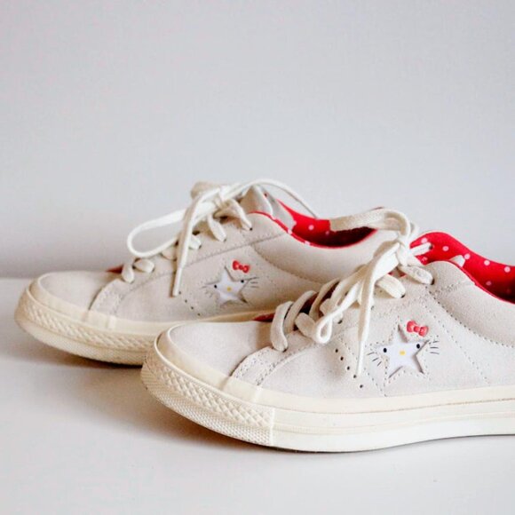 Hello Kitty x Converse One Star Low Top Sneakers - Picture 1 of 5